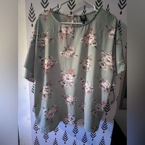 Green floral top